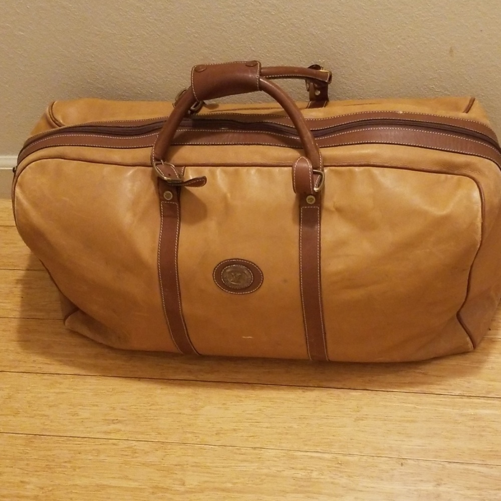 Travel bag. Victor Hugo